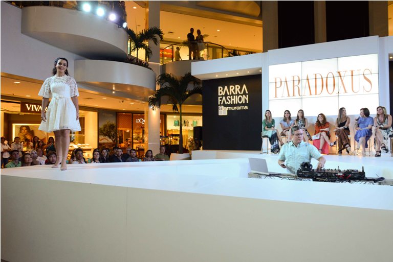 Livia Lopes para Paradoxus