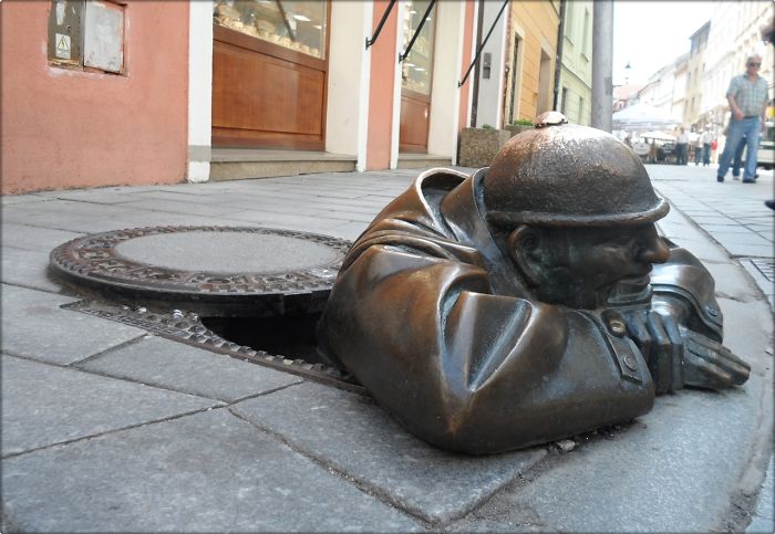 Homem trabalhando, Bratislava, Eslováquia