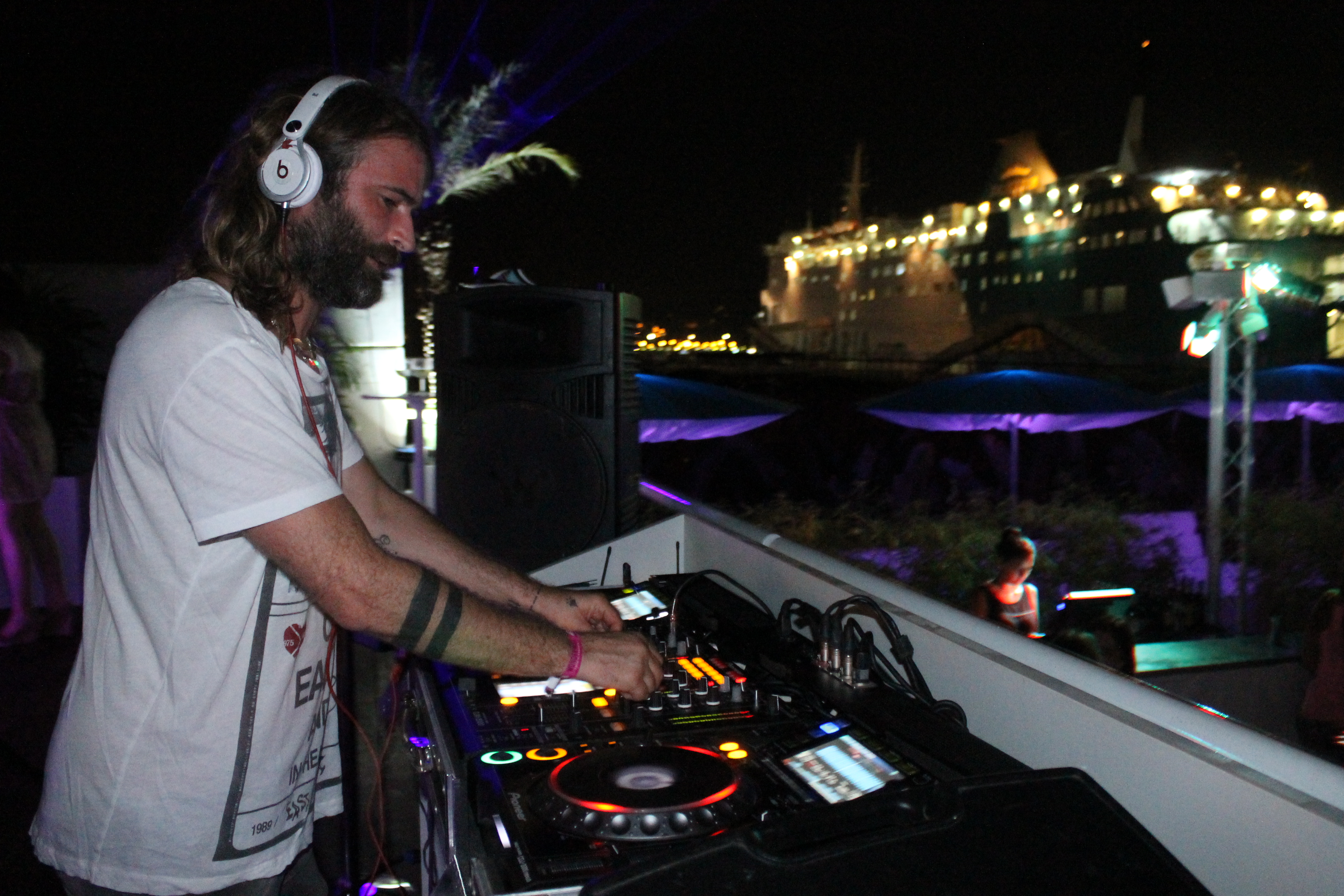 O DJ internacional JP Candela, residente da Pacha Ibiza. na Espanha, é a atração principal do blovo. Foto: Divulgação