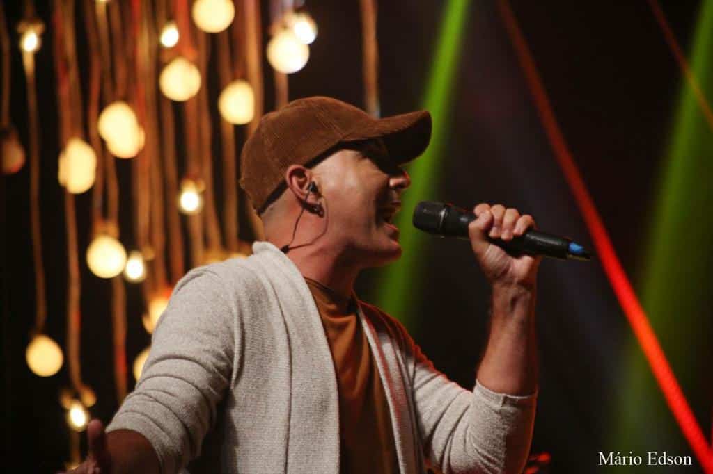 Dois dedos de prosa com o cantor e compositor Alex Góes Uran Rodrigues