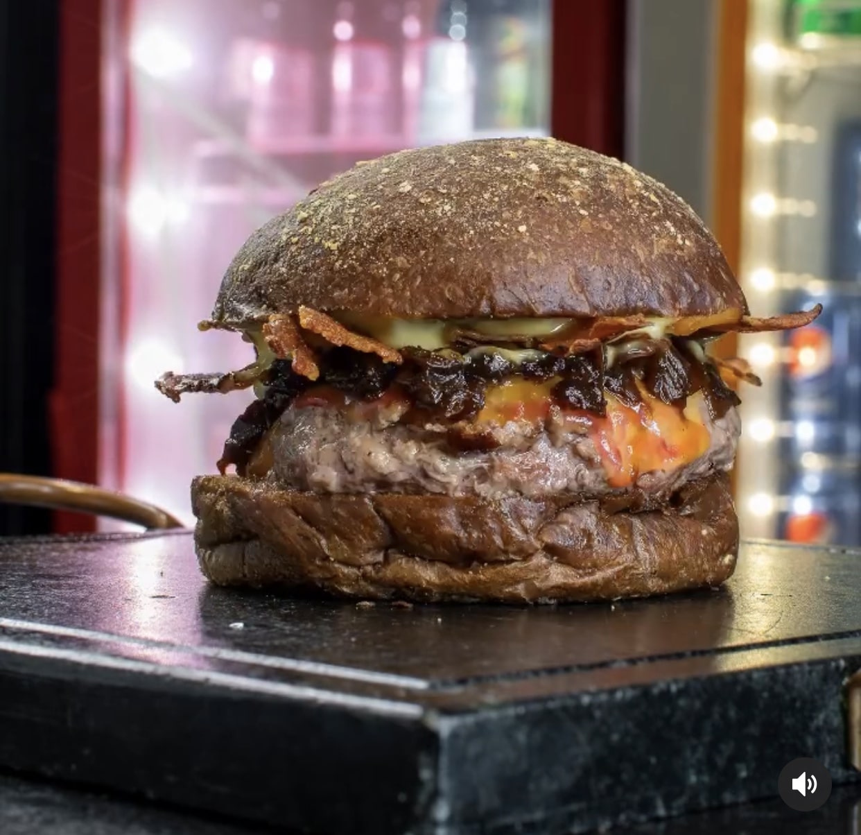 Burger King lança cachorro-quente de carne bovina e divulga com