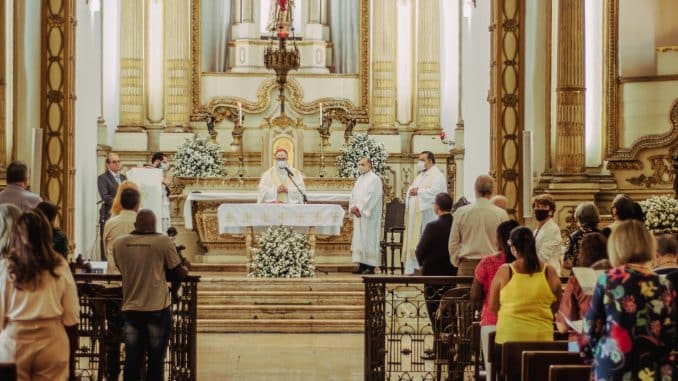 Dom Sergio da Rocha celebra missa 2 - Foto @allandelrei