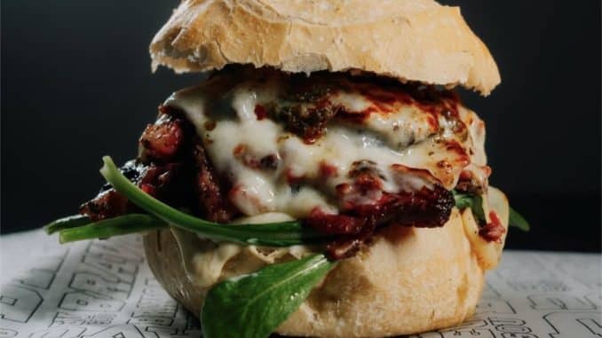 B.B.P. (Big Bite Pastrami) - Bravo Burger - Foto Gabriel Brawne