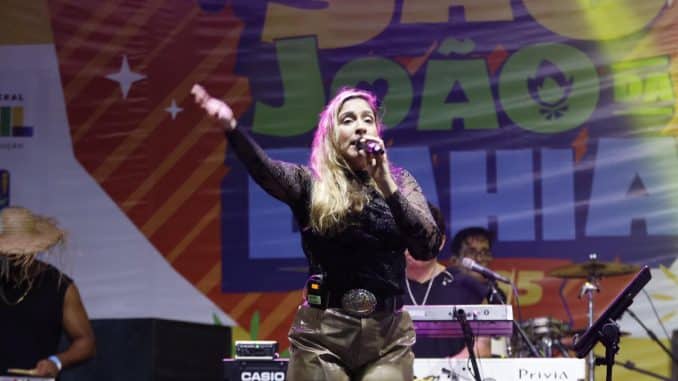 Samantha Tosto @studiosoficial