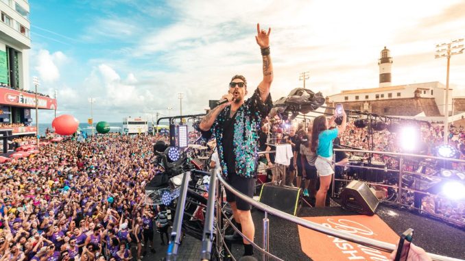 Bloco EVA 2025.. Créditos fotos. @swellfilmes @taciomoreira.fotografia